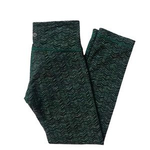 Lululemon green herringbone cropped leggings